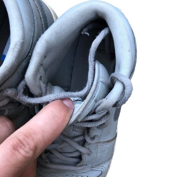 RARE Nike Air Jordan 1 Retro Mid Wolf Grey Coll Grey Size 5.5 - Picture 15 of 16